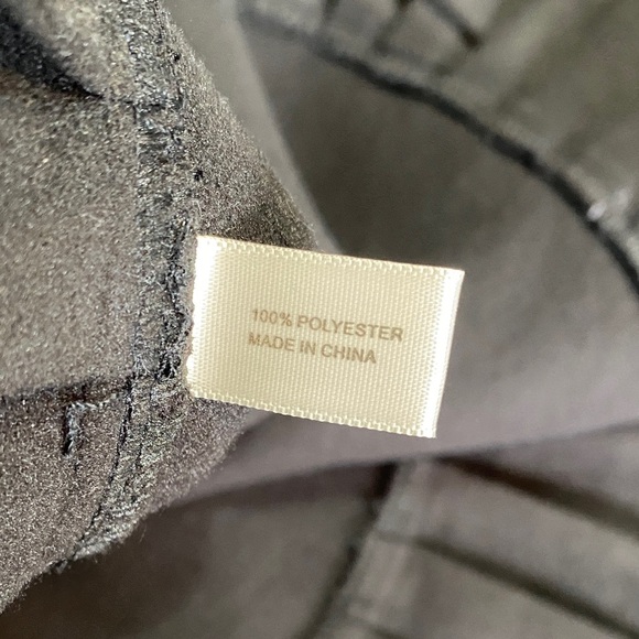 Elegant Black Ruffled Women's Blanket Shawl - Picture 5 of 5